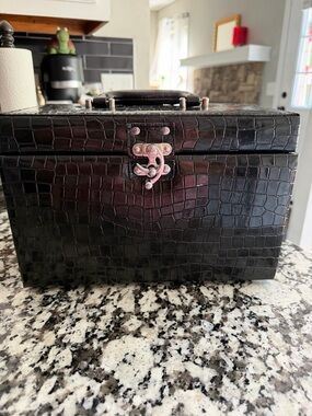 Black Croc-Texture Reptile Accessory Case - Brand Unspecified